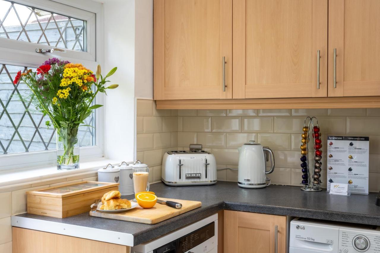 Mulberry House - Luxurious And Modern 4-Bed In Solihull Near Nec,Jlr, Airport, Resorts World, Hs2 Экстерьер фото