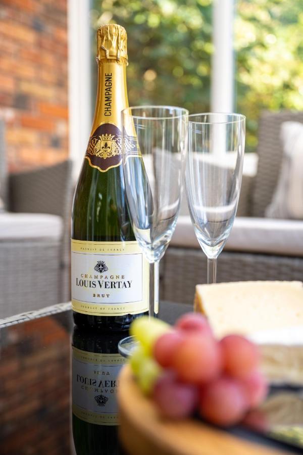 Mulberry House - Luxurious And Modern 4-Bed In Solihull Near Nec,Jlr, Airport, Resorts World, Hs2 Экстерьер фото