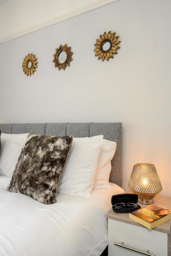 Mulberry House - Luxurious And Modern 4-Bed In Solihull Near Nec,Jlr, Airport, Resorts World, Hs2 Экстерьер фото